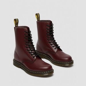 Dr Marten 1490 in red